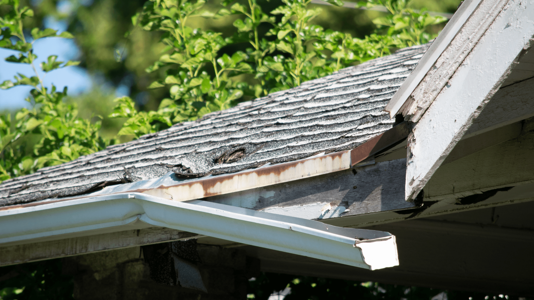 3 Signs You Need To Replace Your Gutters